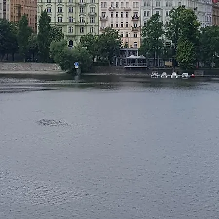 River Bank Apartment Prag